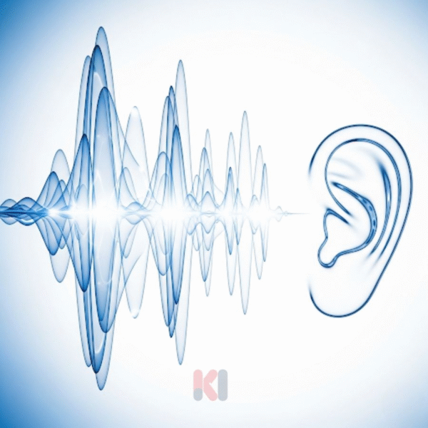 Sóng âm di chuyển vào tai, biểu tượng cho sức khỏe thính lực và nguy cơ thủng màng nhĩ.